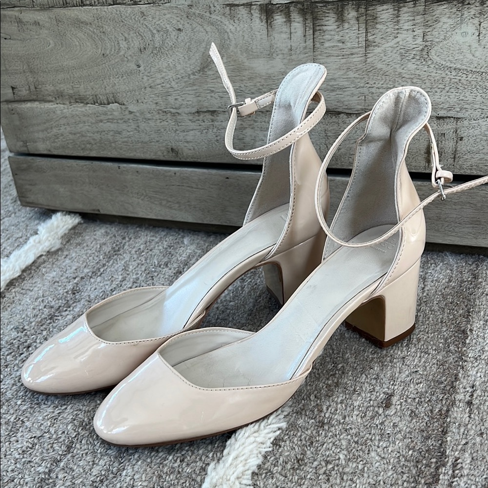 💖BUY 2 for $15💖 ZARA Cream Block Heel Sandals